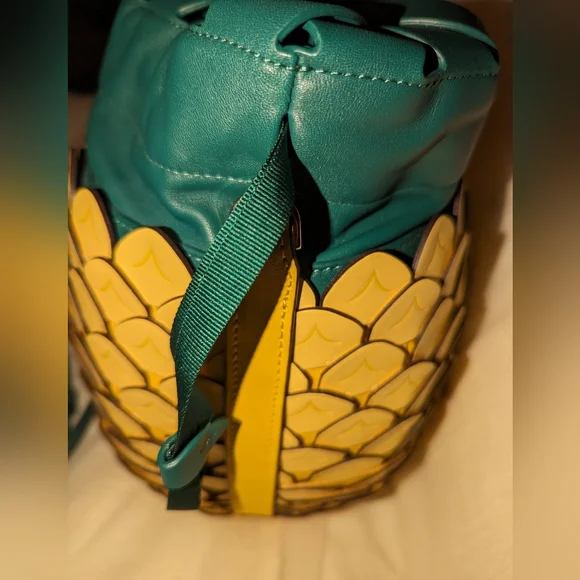 Kate Spade Pineapple Crossbody Drawstring Bucket Bag Colada Yellow Green EUC - Picture 5 of 10